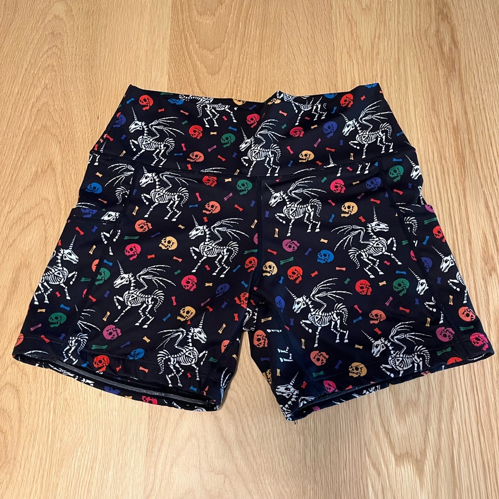 Constantly Varied Gear CVG Shorts Rainbow Skulls Unicorn Skeleton Mythical M